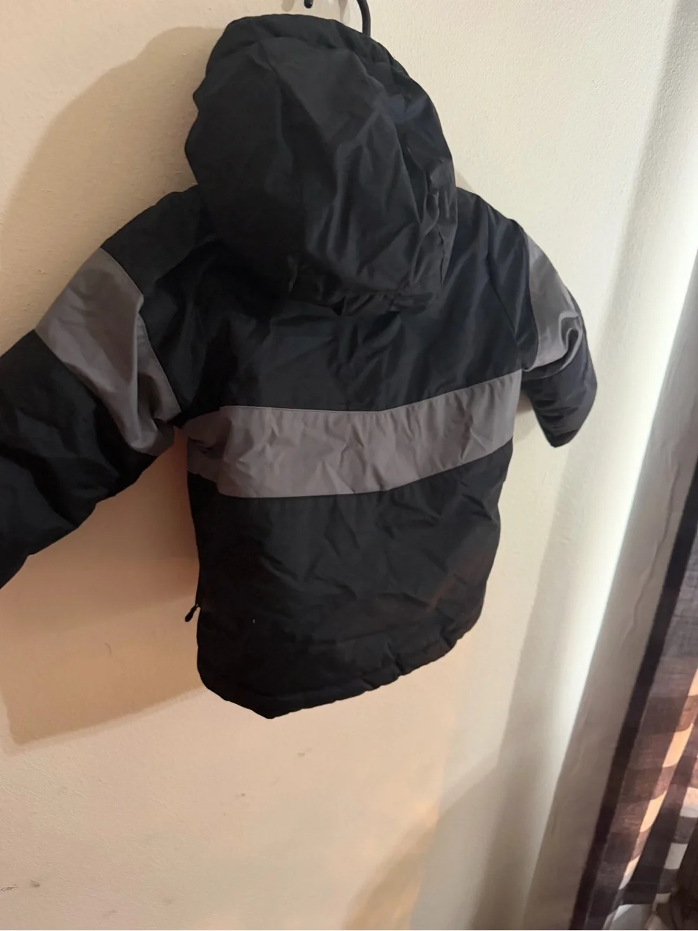 Columbia Size 3T Kids Black and Gray Hooded Puffer Jacket